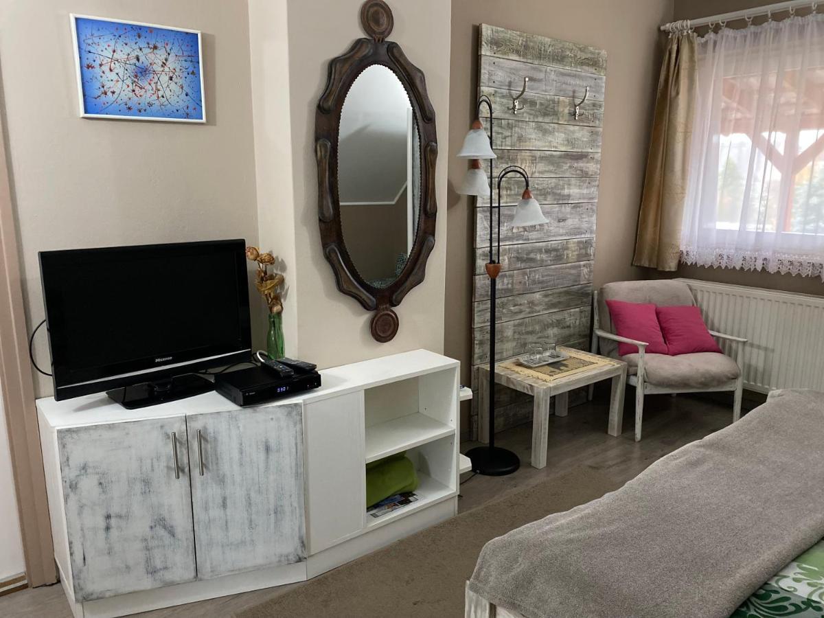 Kovacs Vendeghaz Hotel Bük Buitenkant foto