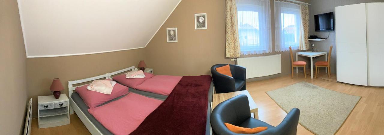 Kovacs Vendeghaz Hotel Bük Buitenkant foto